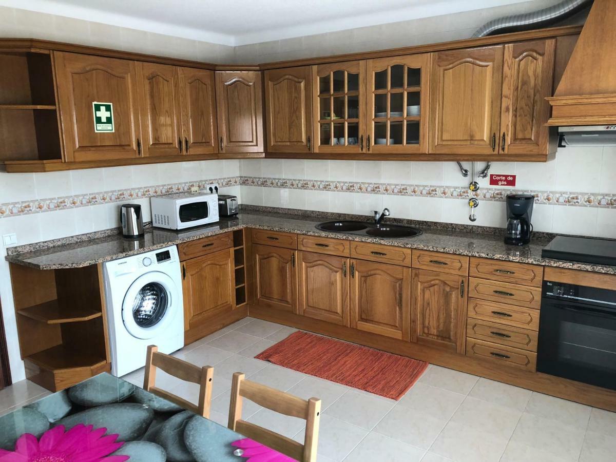 Olinda'S 2 Bedroom Apartment Лагуш Екстер'єр фото
